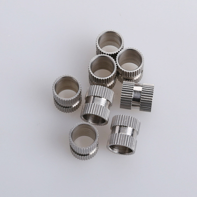 Dubbelvägs insatsmutter