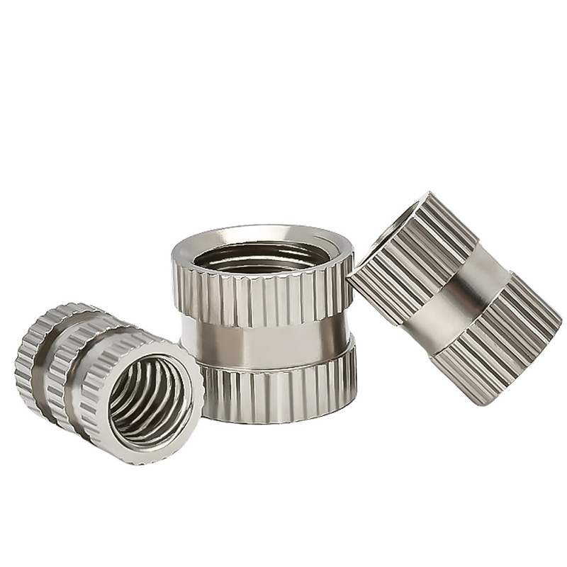 Inbäddad insatsmutter