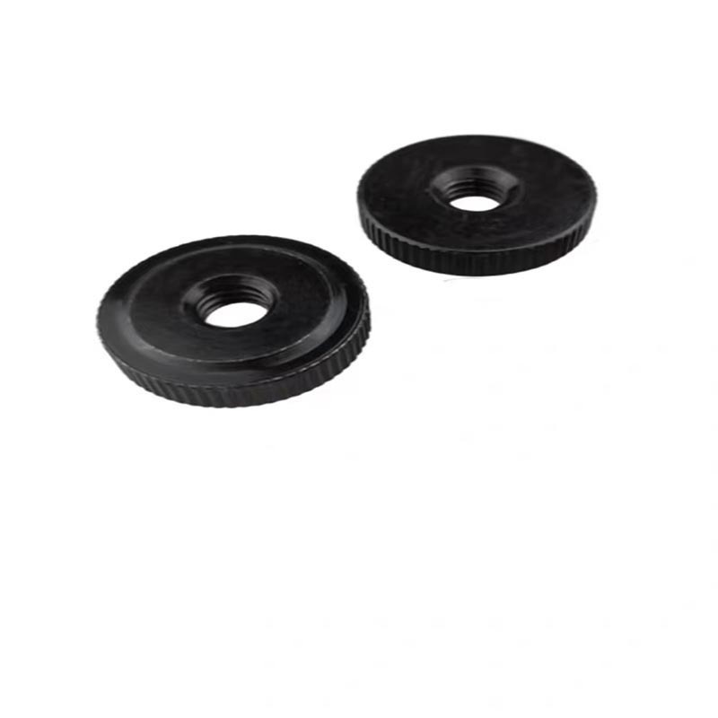 Polerad räfflade mutter